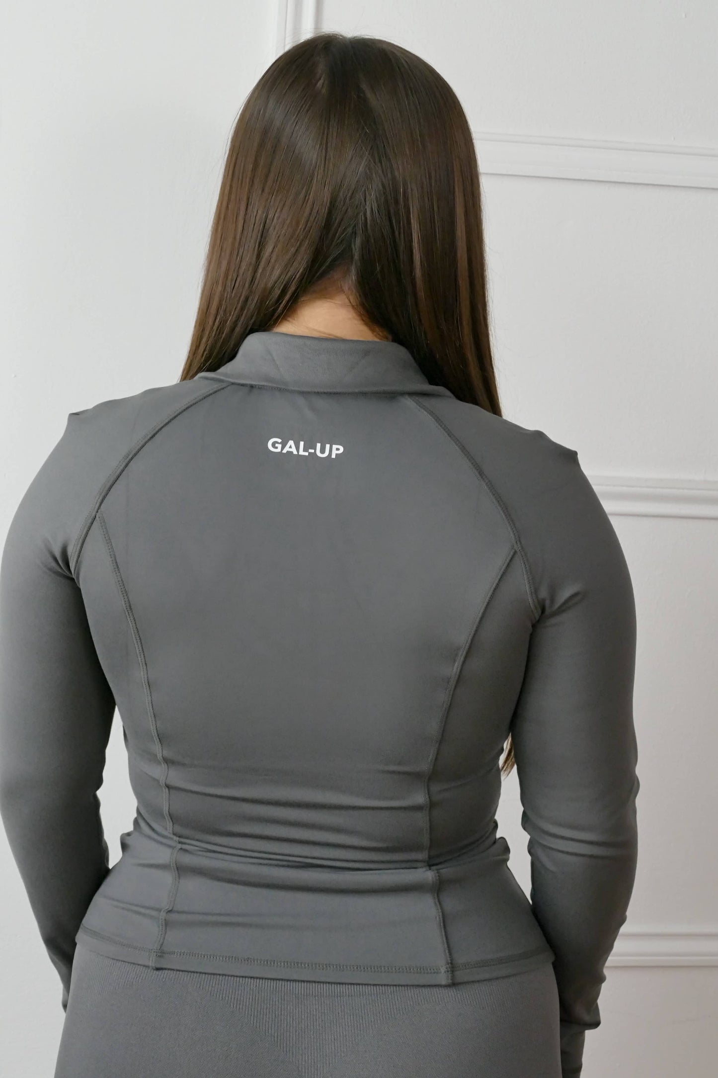 Contour Midlayer Jacket In Charcoal