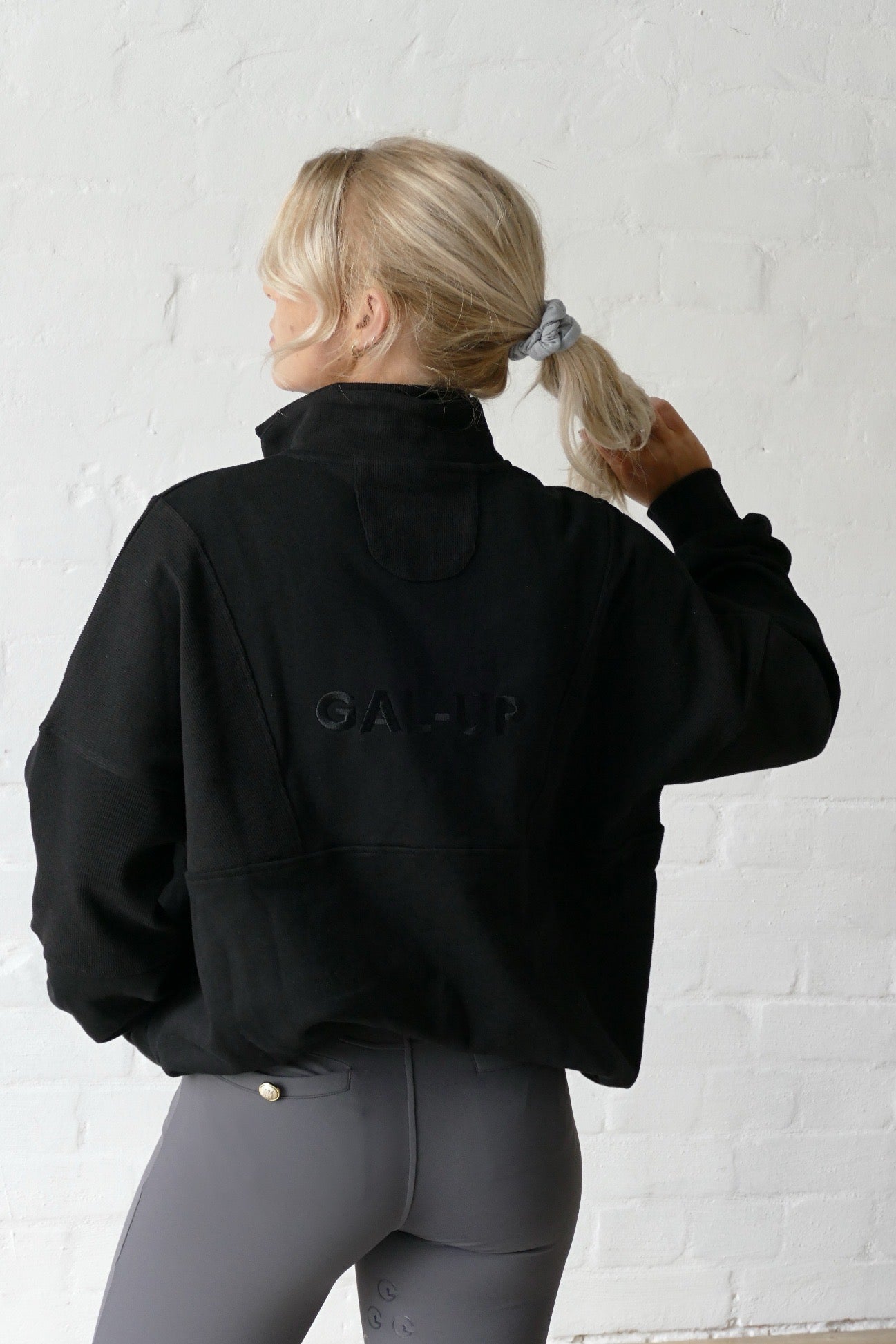 1/2 Zip Sweatshirt in Black