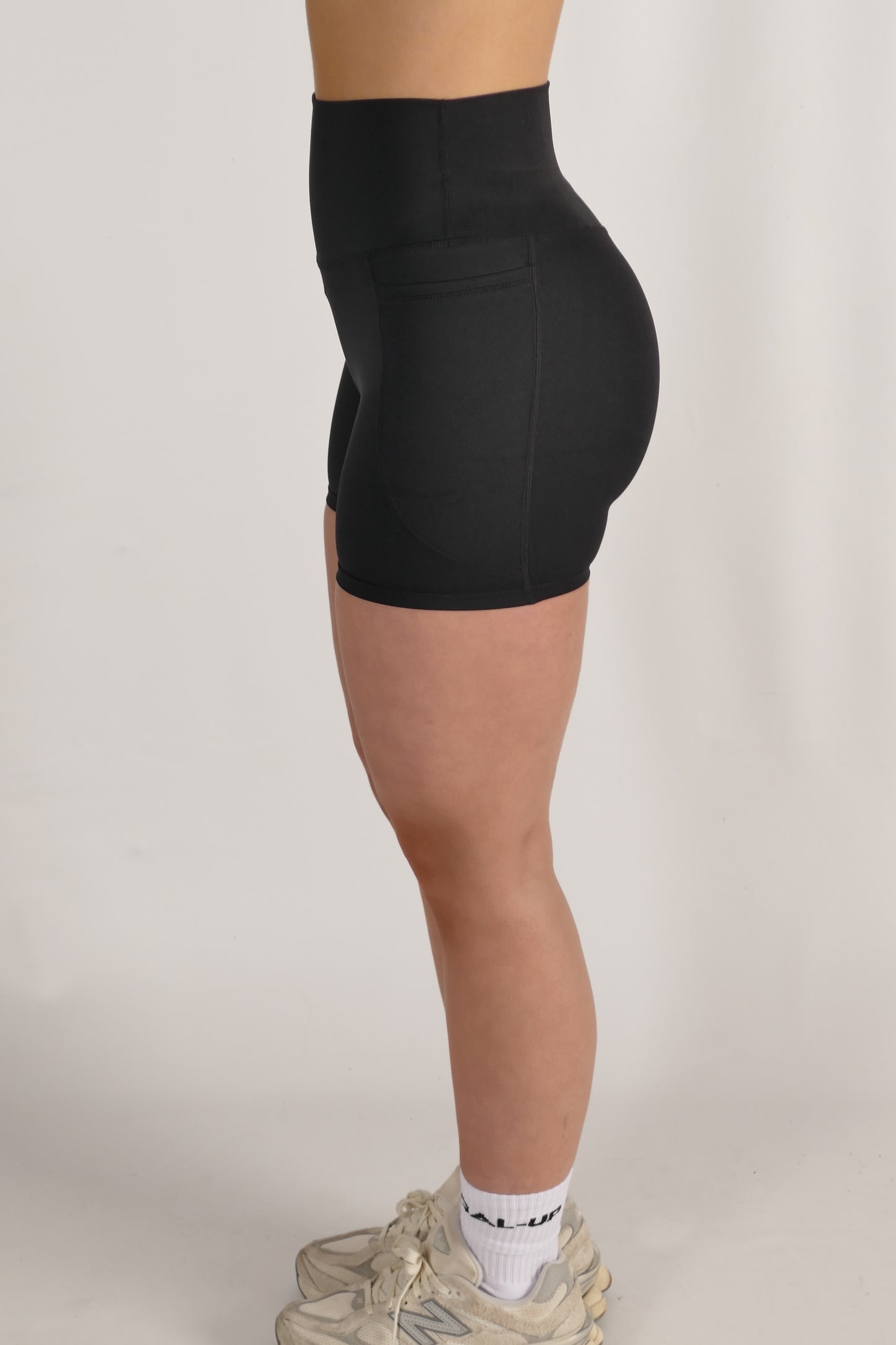 Flex Shorts in Black