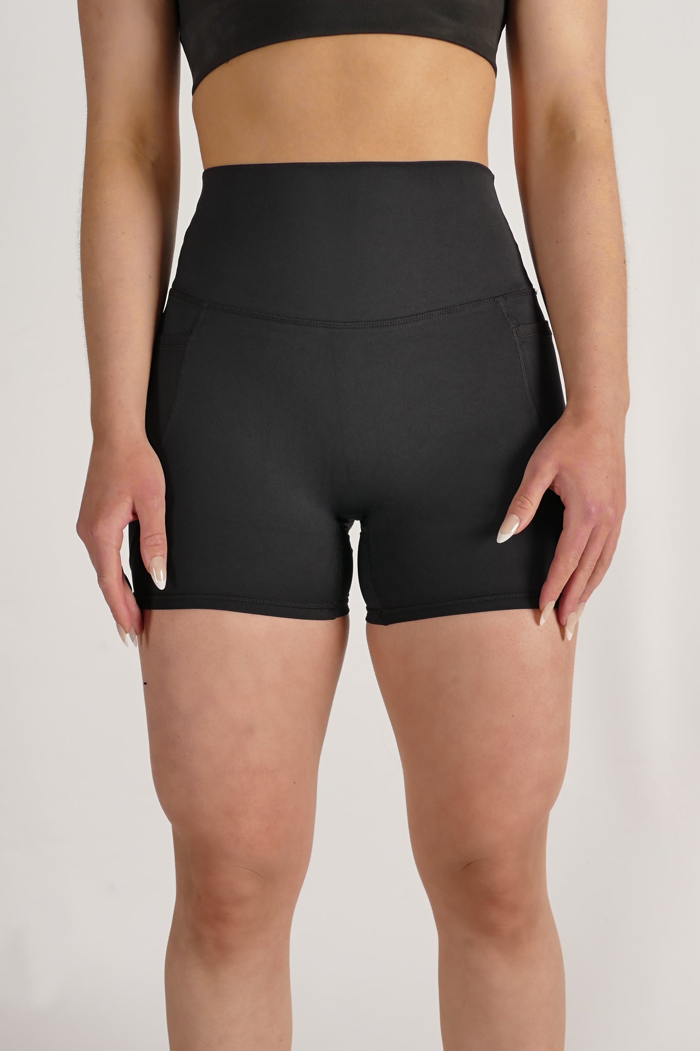 Flex Shorts in Black