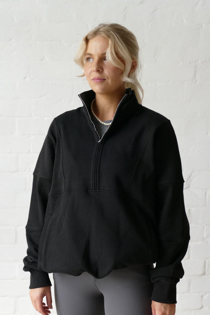 1/2 Zip Sweatshirt in Black