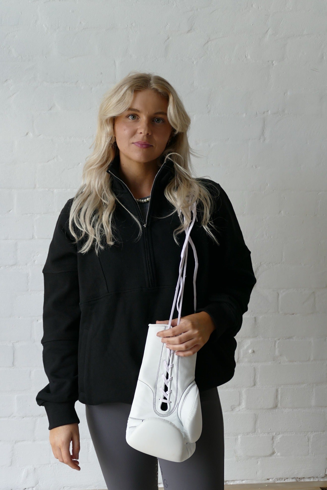 1/2 Zip Sweatshirt in Black