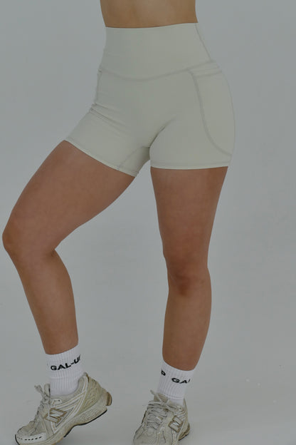 Flex Shorts in Vanilla